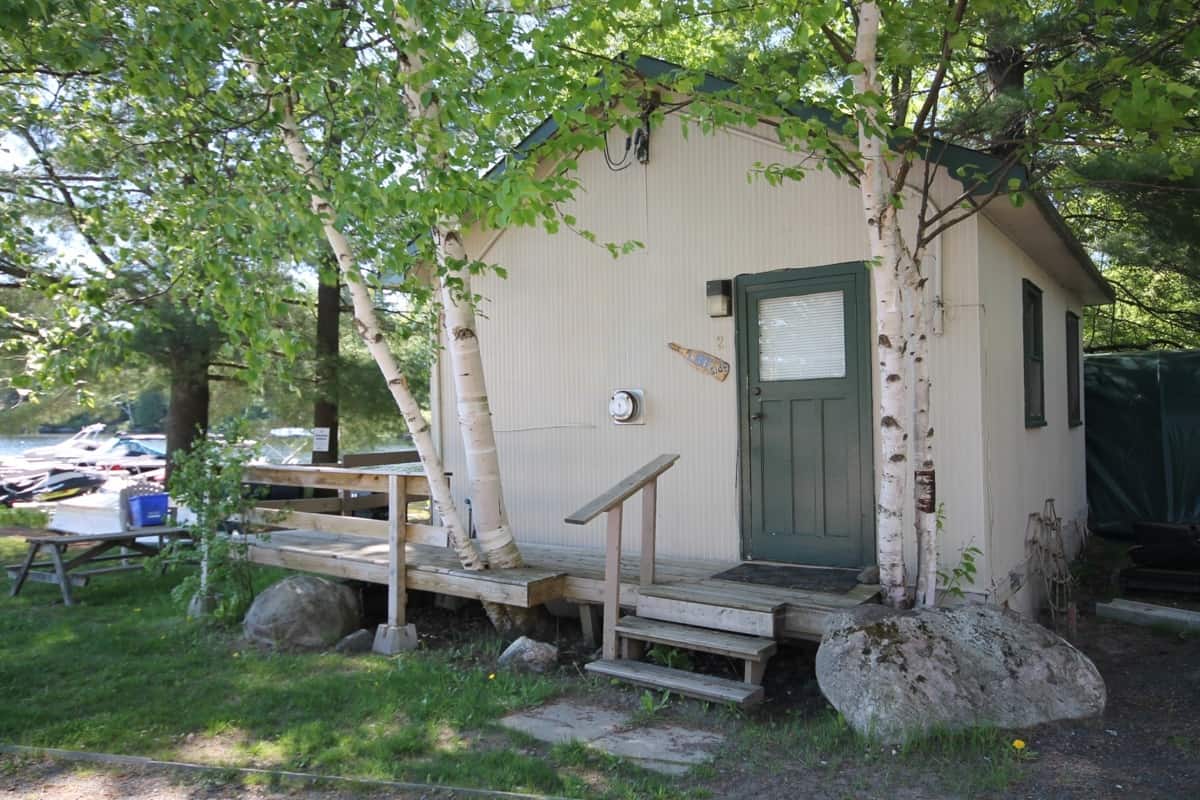 lake cottages in canada